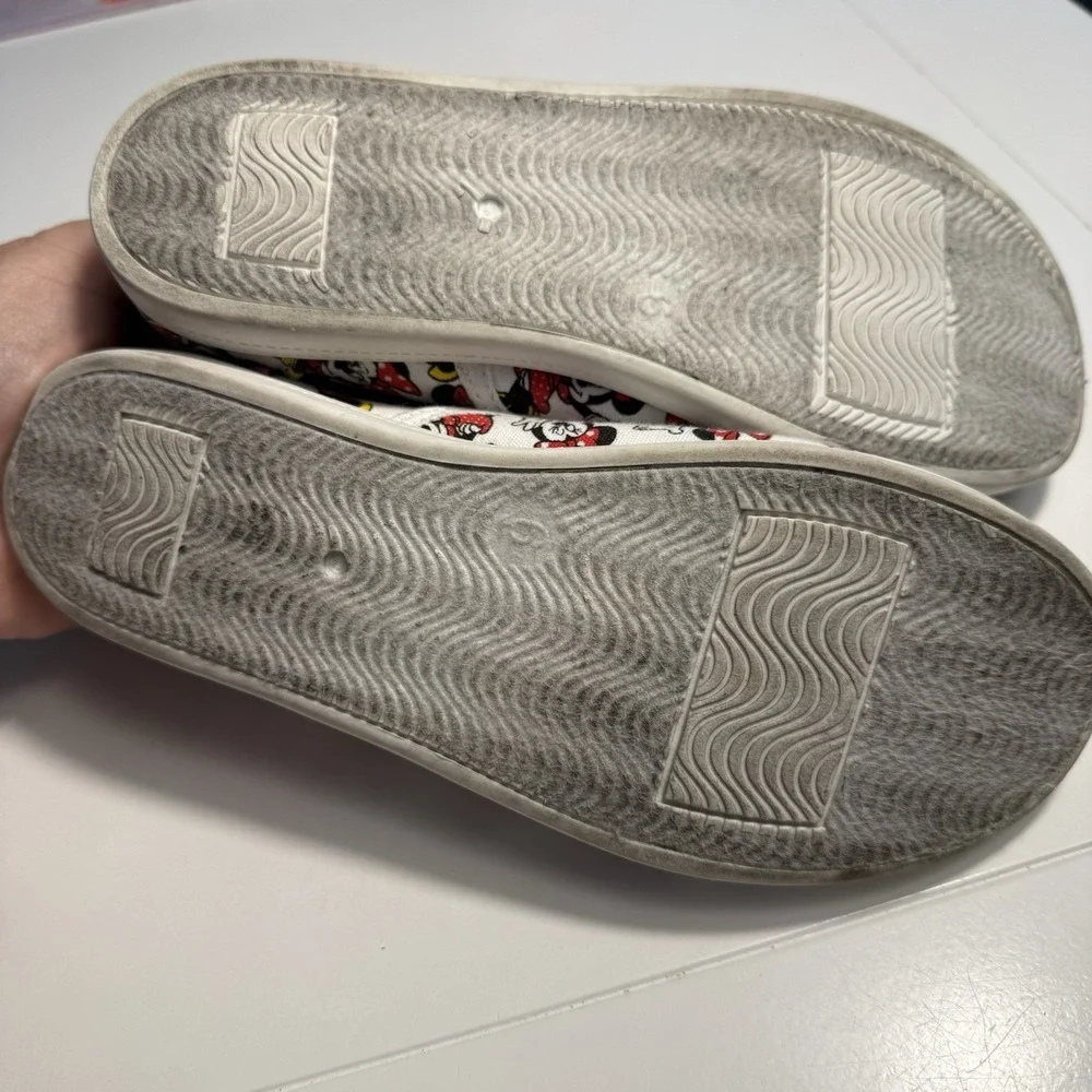 Disney Minnie Mouse Slip-On Canvas Loafers Sneakers, Women's Size 6